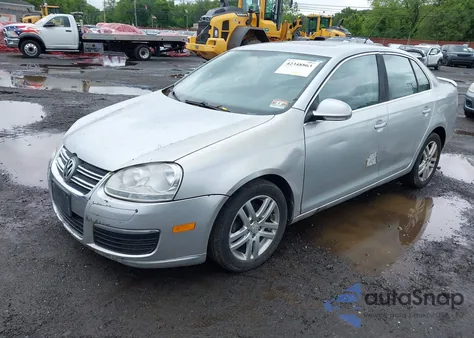 2007 Volkswagen Jetta Wolfsburg Edition z USA, uszkodzony, nr VIN 3VWEG71K67M155277
